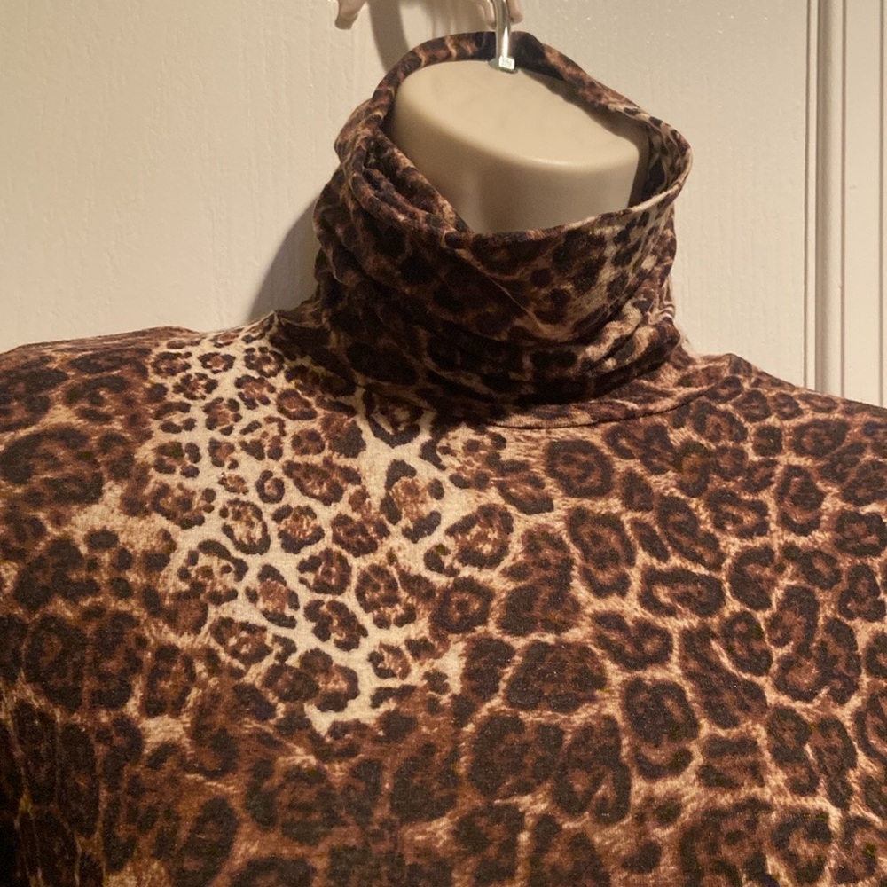 Lightweight animal print little dress - Picture 9 of 11